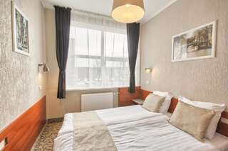 Отель Inza Hotel Друскининкай Двухместный номер с 1 кроватью или 2 отдельными кроватями-2